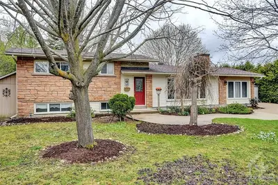 46 CRYSTAL BEACH Drive, Crystal Bay - Rocky Point - Bayshore, ON K2H 5M9