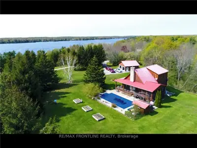 17 BOURNE Lane, Rideau Lakes, ON K0G 1L0