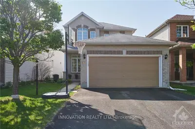 56 HARTSMERE Drive, Stittsville - Munster - Richmond, ON K2S 2B7