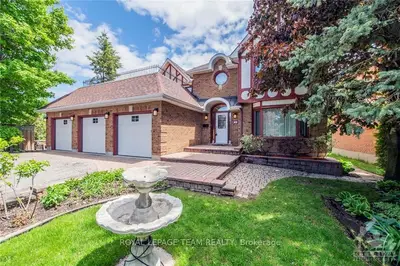 15 Grandview Road, Crystal Bay - Rocky Point - Bayshore, On K2h 8b4