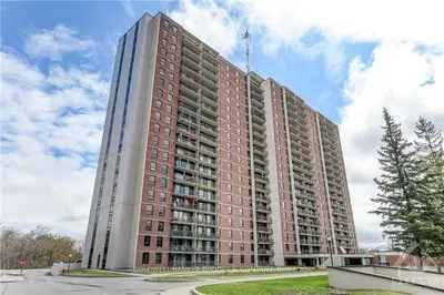 665 BATHGATE Drive 1213, Overbrook - Castleheights and Area, ON K1K 3Y4