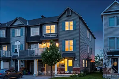 323 SWEETFERN Crescent, Orleans - Cumberland and Area, ON K4A 1A5