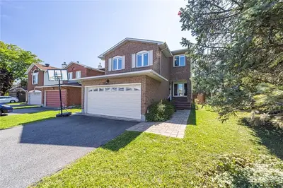 380 OAKLAWN Crescent, Orleans - Cumberland and Area, ON K4A 3J4