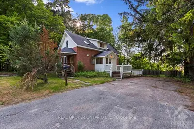 30 SLEEPY PINES Street, McNab/Braeside, ON K7S 3E4