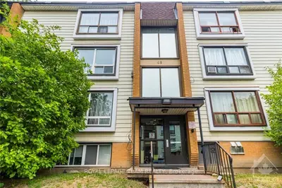 49 SUMAC Street 9, Beacon Hill North - South and Area, ON K1J 7T7