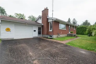 10 BARRY Street, Laurentian Valley, ON K8A 7L5