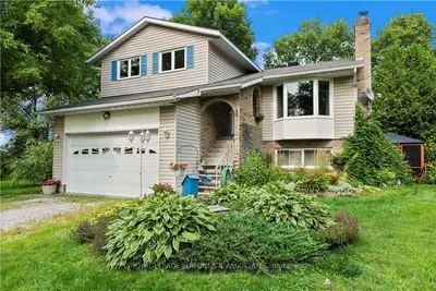 28 THRASHER Lane, Laurentian Valley, ON K8A 6W4