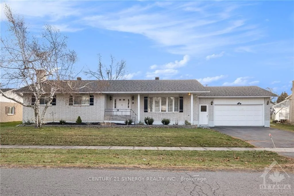 9 SAUNDERS Avenue, South Stormont, ON K0C 1P0