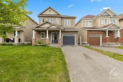 423 Country Glen Way, Kanata, ON K2T 0H9