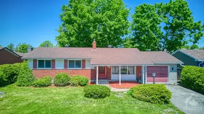 31 OAKVIEW Avenue, Meadowlands - Crestview and Area, ON K2G 2Z9