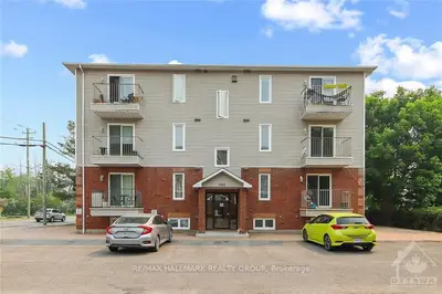902 NOTRE DAME Street 200, Russell, ON K0A 1W0