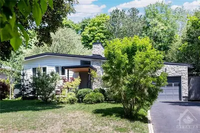 1105 CHELSEA Drive, Manor Park - Cardinal Glen and Area, ON K1K 0M7
