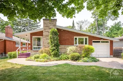 724 COURTENAY Avenue, Carlingwood - Westboro and Area, ON K2A 3C1
