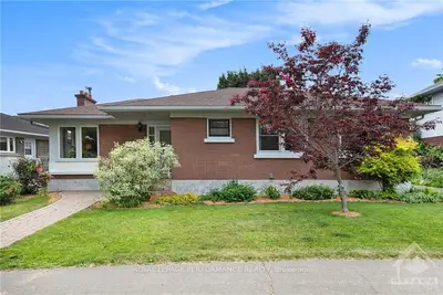 1986 Saunderson Drive, Elmvale Acres and Area, ON K1G 2E2