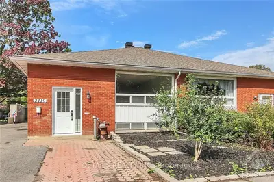2419 IRIS Street, Parkway Park - Queensway Terrace S and Area, ON K2C 1C7