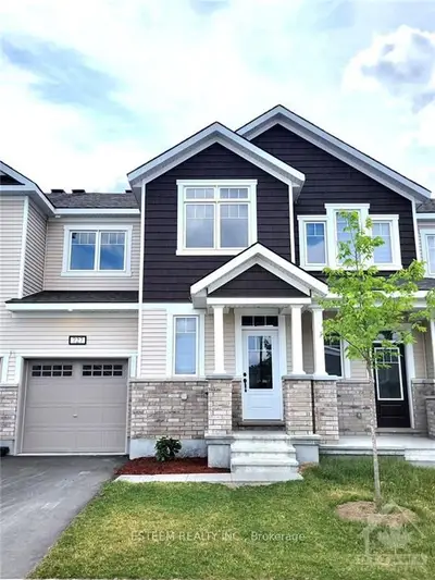 727 DERREEN Avenue, Stittsville - Munster - Richmond, ON K2S 2Y9