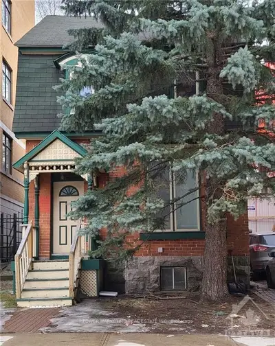 256 BESSERER Street, Lower Town - Sandy Hill, ON K1N 6B3