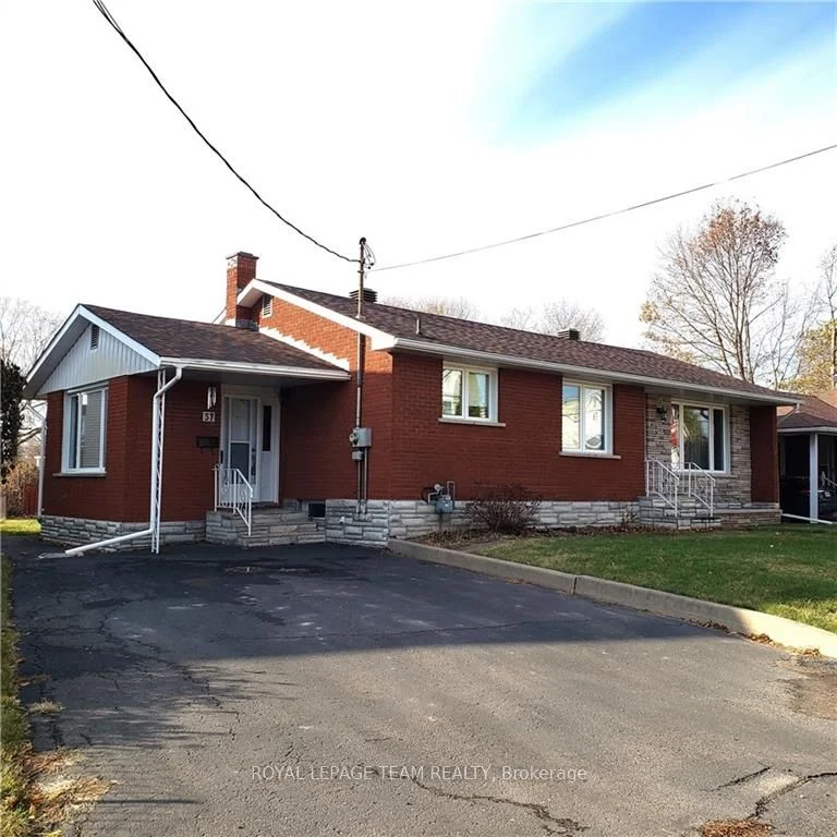 37 GOULD Street, Whitewater Region, ON K0J 1K0