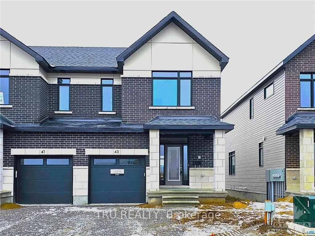 43 MOOSONEE Crescent, Blossom Park - Airport and Area, ON K4M 0M1