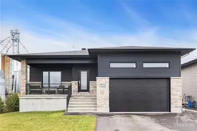 111 CHATEAUGUAY Street A, Russell, ON K0A 1W0