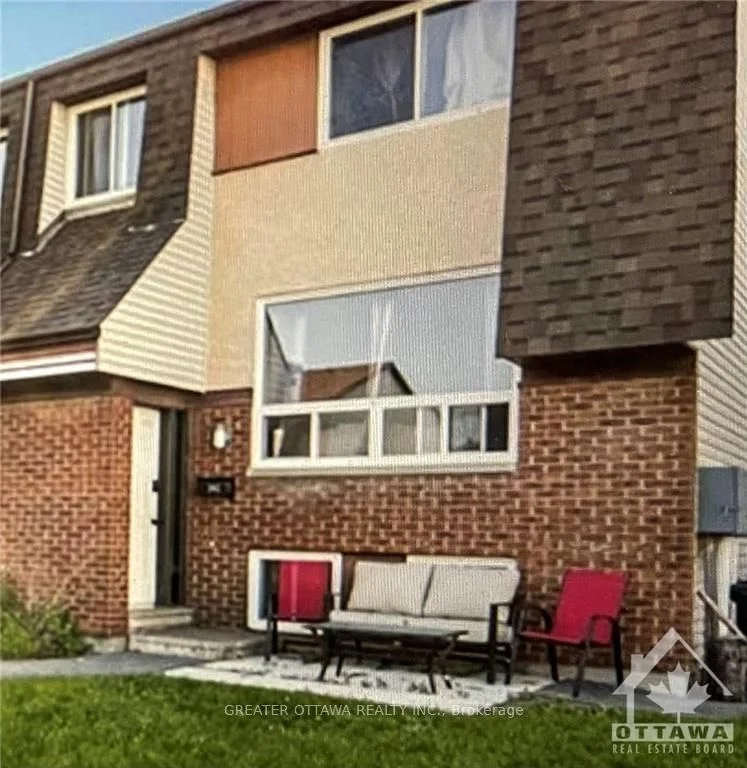 34C WOODVALE GREEN Street, South of Baseline to Knoxdale, ON K2G 4H4