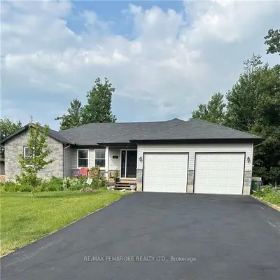 227 ORIOLE Crescent, Petawawa, ON K8H 0A7