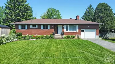 19 GEORGE Street, Russell, ON K4R 1B9