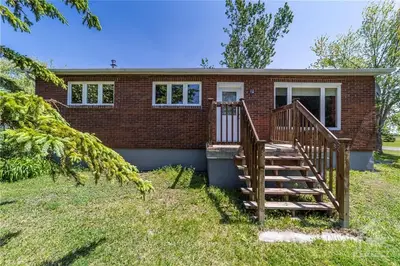 1879 STE MARIE Road, Russell, ON K0A 1W0