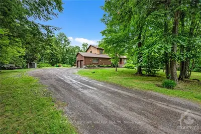 4750 WHISPERING WILLOW Drive, Orleans - Cumberland and Area, ON K4B 1J1