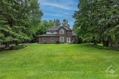 6291 ELKWOOD Drive, Greely - Metcalfe - Osgoode - Vernon and Area, ON K4P 1N1