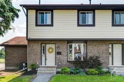 44 MEDHURST Drive A, Tanglewood - Grenfell Glen - Pineglen, ON K2G 4V2