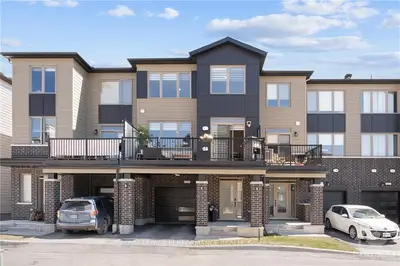 823 KINIW, Manor Park - Cardinal Glen and Area, ON K1K 5A3