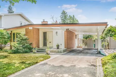 1074 CAMEO Drive, Belair Park - Copeland Park and Area, ON K2C 1Y7