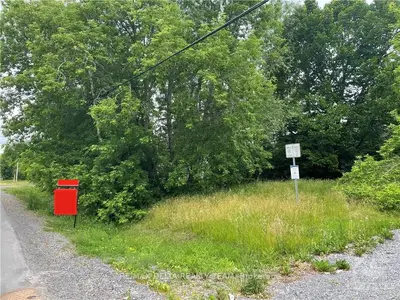 316 DONALD B MUNRO Drive, Carp - Huntley Ward, ON K0A 1L0