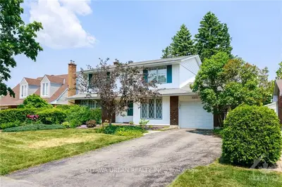 3255 CLEARWATER Crescent, Hunt Club - South Keys and Area, ON K1V 7S3