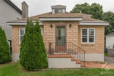699 MELBOURNE Avenue, Carlingwood - Westboro and Area, ON K2A 1X4