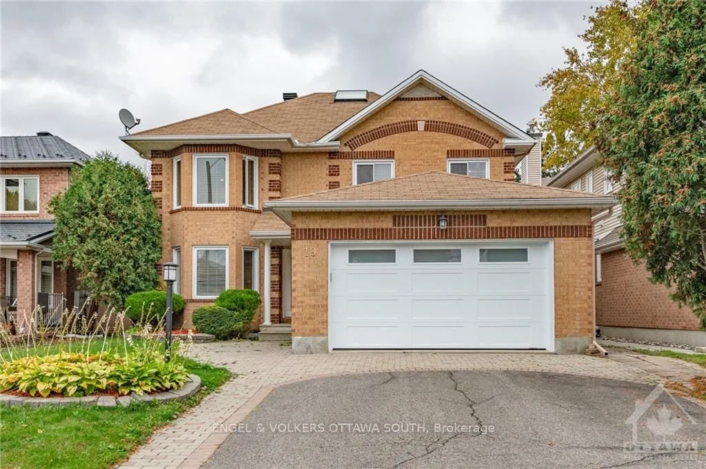 19 DALECROFT Crescent, South of Baseline to Knoxdale, ON K2G 5V9