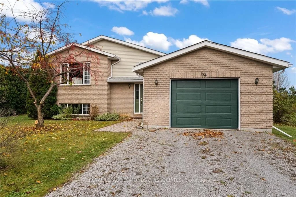 174 PLEASANT VIEW Drive, Laurentian Valley, ON K8B 1B8