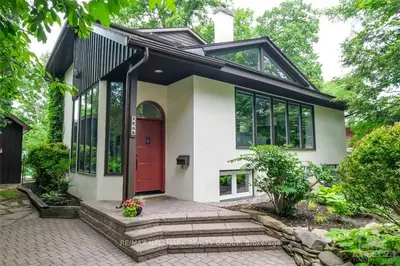 2068 THORNE Avenue, Alta Vista and Area, ON K1H 5X5
