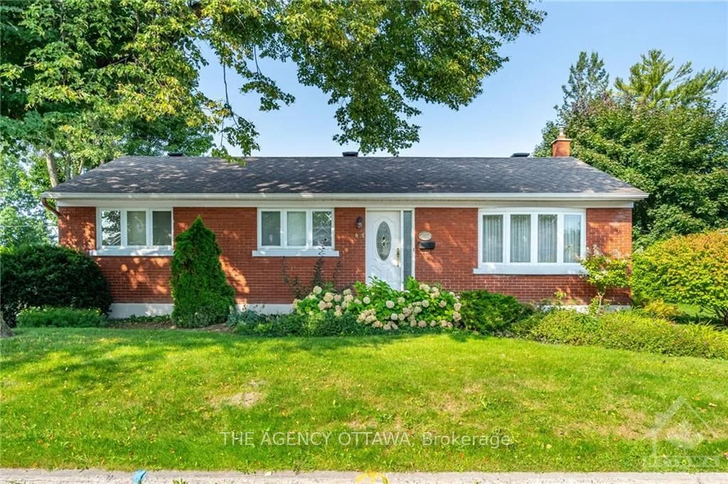 2122 SAUNDERSON Drive, Elmvale Acres and Area, ON K1G 2E8