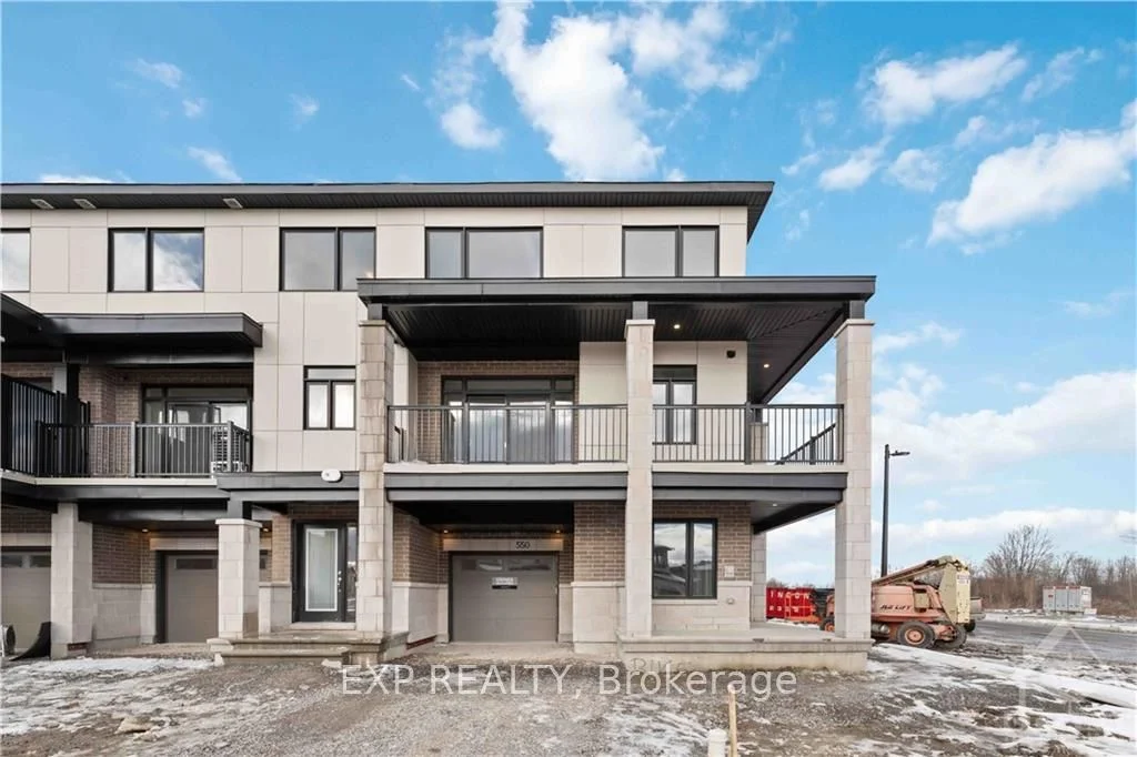 550 TAHOE Heights, Leitrim, ON K1T 0X6