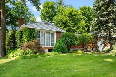 606 ELIZABETH Street, Pembroke, ON K8X 1X2