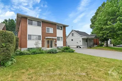 1048 RICHARD Avenue, Billings Bridge - Riverside Park and Area, ON K1H 8C4