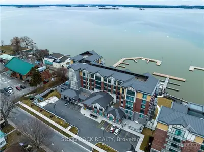 129a South Street 211, Gananoque, On K7g 0a9