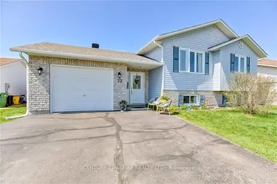 22 Concord Street, Petawawa, On K8h 3s2