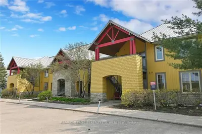 300 Alpine Way 308 A/b, Greater Madawaska, On K0j 1h0