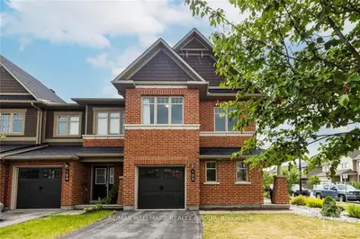 122 CALVINGTON Avenue, Kanata, ON K2T 0H7