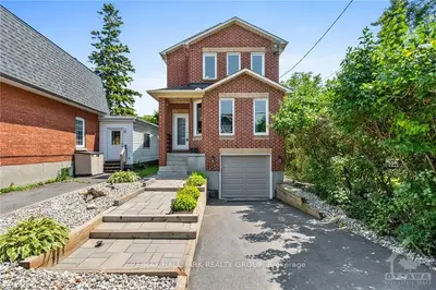 372 WHITBY Avenue, Carlingwood - Westboro and Area, ON K2A 0B5