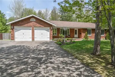 3 Arrowhead Road, Petawawa, On K8h 3k6