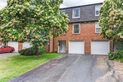 1093 BORDEN SIDE Road, Mooneys Bay - Carleton Heights and Area, ON K2C 3P3